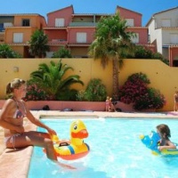 Отель Grand Bleu Vacances - Residence Le Village des Aloes в городе Сербер, Франция
