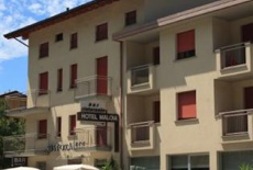 Отель Hotel Maloia в городе Дубино, Италия