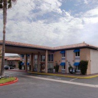 Отель Travelodge Hotel Orange County Airport Santa Ana в городе Коста-Меса, США