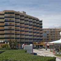 Отель Apartment Beach Canet-en-Roussillon в городе Кане-ан-Русийон, Франция