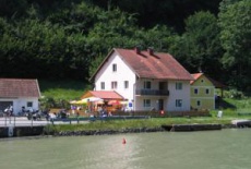 Отель Idylle am Donauufer в городе Хайбах, Австрия