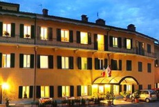 Отель Hotel Villa San Maurizio в городе Пинероло, Италия