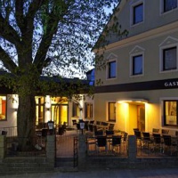 Отель Gasthof Schiefer Zur Zugbrucke в городе Бад-Кройцен, Австрия