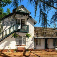 Отель Biggy Best Cottages в городе Хоуик, Южная Африка