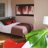 Отель Only Suites в городе Руасси-ан-Франс, Франция
