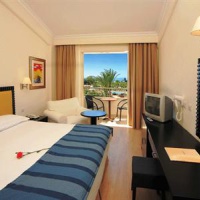 Отель Olympic Lagoon Resort в городе Айя-Напа, Кипр