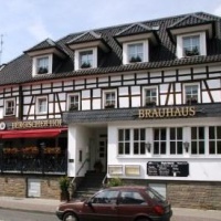 Отель Bergischer Hof в городе Оверат, Германия
