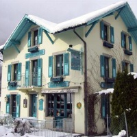 Отель Chalets Et Maison d'Hotes La Cremerie du Glacier Chamonix-Mont-Blanc в городе Шамони, Франция