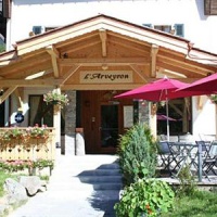 Отель Hotel-Restaurant Arveyron в городе Шамони, Франция