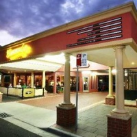 Отель Commodore Motor Inn в городе Олбери, Австралия