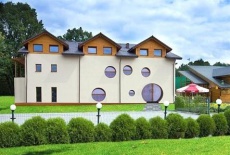 Отель Hotel Tenis Chrzastowice в городе Хшонстовице, Польша