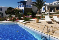 Отель Dolphin Apartments Antiparos в городе Agios Georgios, Греция