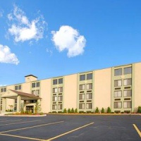 Отель Comfort Inn & Suites Fall River в городе Фолл-Ривер, США