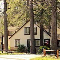 Отель Timberline Lodge Big Bear Lake в городе Биг Бэар Лейк, США