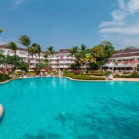 Отель Thavorn Palm Beach Resort в городе Карон, Таиланд