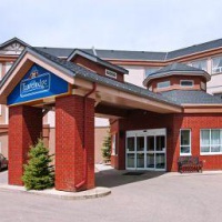 Отель Travelodge Strathmore в городе Стрейтмор, Канада