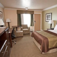 Отель BEST WESTERN Mirage Hotel & Resort в городе Хай Левел, Канада