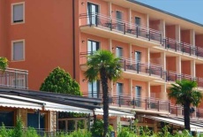 Отель Hotel Anna Malcesine Province Of Verona в городе Мальчезине, Италия