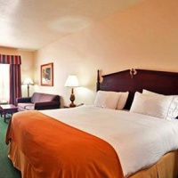 Отель Holiday Inn Express Hotel & Suites Milwaukee Airport в городе Милуоки, США