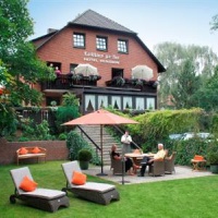 Отель Hotel-Pension Landhaus Zur Aue в городе Бад-Бевензен, Германия