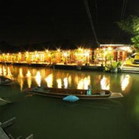 Отель Chotika Riverfront в городе Ампхава, Таиланд