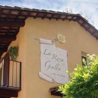 Отель La Rosa Gialla в городе Нарцоле, Италия