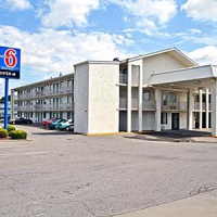 Отель Motel 6 West Topeka в городе Топика, США