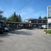 Отель Gold Pan Motel в городе Квеснел, Канада