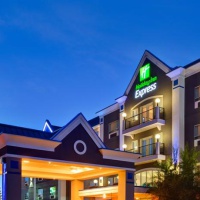 Отель Holiday Inn Express Hotel & Suites Calgary South в городе Калгари, Канада
