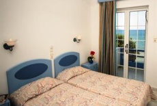 Отель Tripodis Apartments в городе Kaloudiana, Греция