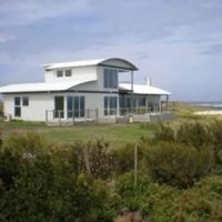 Отель Wytonia Beachfront Accommodation в городе Порт Фейри, Австралия