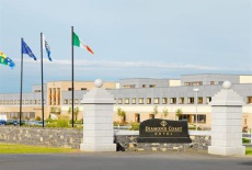 Отель Diamond Coast Hotel в городе Инишкрон, Ирландия