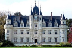 Отель Chateau Hotel Savigny в городе Савиньи-Су-Фей, Франция