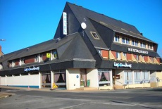 Отель Les Ondines Hotel Restaurant в городе Шатонёф-Сюр-Сарт, Франция