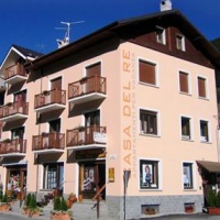 Отель Casa del Re Apartments в городе Праджелато, Италия