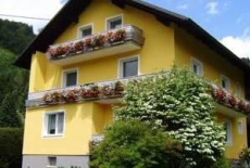 Отель Familienpension Stefanie в городе Маутерн, Австрия