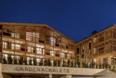 Отель Gardena Chalets в городе Ортизеи, Италия