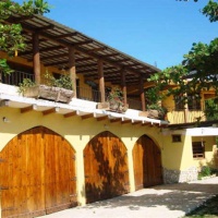 Отель Hotel Palomino Ranch в городе Флорес, Гватемала