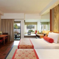 Отель Outrigger Phuket Beach Resort в городе Чернгталай, Таиланд