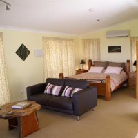 Отель Mount Tamborine Seaview Treehouses в городе Голд-Кост, Австралия
