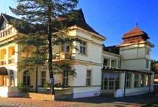 Отель Cinema Palace Hotel Jiloviste в городе Йиловиште, Чехия