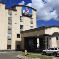 Отель Pomeroy Inn & Suites Chetwynd в городе Четвинд, Канада