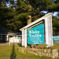 Отель White Trellis Motel в городе Норт-Конуэй, США