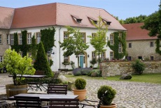 Отель Hotel Burg Wanzleben в городе Ванцлебен, Германия