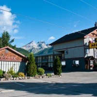 Отель Snow Valley Motel & RV Park в городе Ферни, Канада
