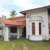 Отель Hostel First в городе Катунаяке, Шри-Ланка