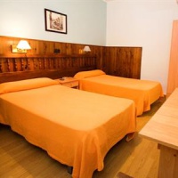 Отель Hostal Lizana 1 Y 2 в городе Уэска, Испания