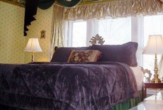 Отель The Mansion Bed & Breakfast West Dundee в городе Уэст Данди, США