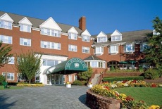 Отель The Simsbury Inn в городе Симсбери, США