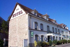 Отель Hotel De La Tour Pont-de-l'Arche в городе Пон-де-Л'Арш, Франция